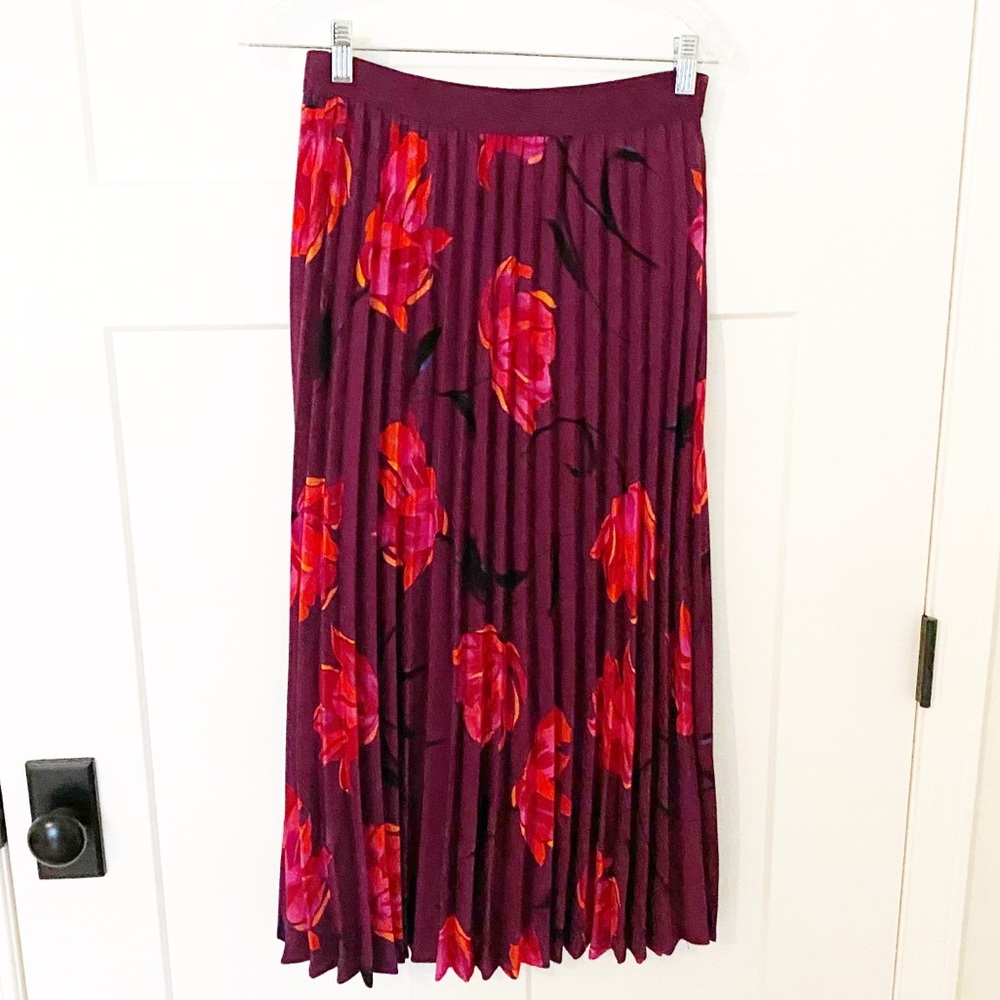 A New Day purple pleated floral skirt with elastic waist size S - Picture 1 of 3
